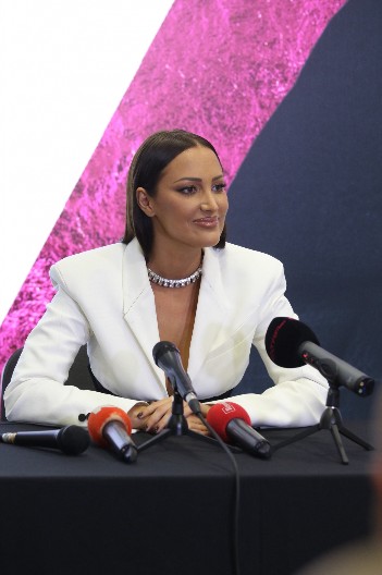 "PRIJOVIĆKA JE JADNICA, SKOT I ZAVIDNA" Aleksandrina bivša najbolja drugarica žestoko udarila na pevačicu!