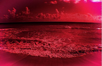 APOKALIPTIČAN PRIZOR Galilejsko more pocrvenelo, ljudi dele slike