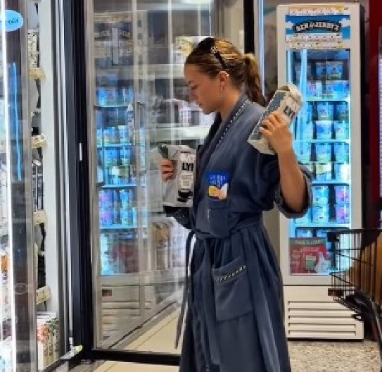 U GRADU NA SEVERU EVROPE SVI PO ULICI ŠETAJU U BADEMANTILIMA "To nam je potpuno normalno"