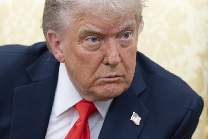 OGLASIO SE TRAMP PRED SASTANAK SA PUTINOM Objavio samo DVE REČI!