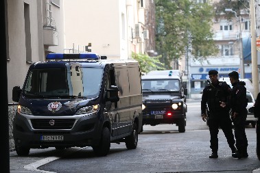 U BEOGRADU ZA NASILJE I NAPAD NA POLICIJU TRI GODINE I JEDAN MESEC: Okrivljeni Ž.P. priznao pred VJT da je vršio nasilje na javnom skupu