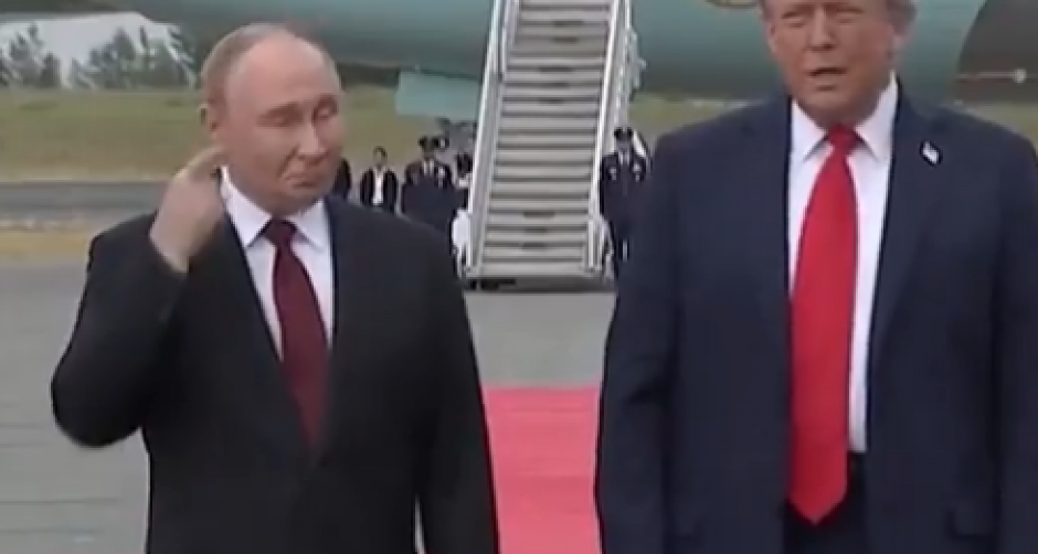 GOVOR TELA OTKRIVA SVE! Ovo je trenutak kad je Tramp „pukao“ zbog Putina – govor tela otkriva sve!