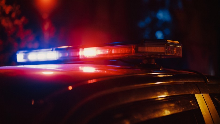 JEZIVI DETALJI NAPADA U MIONICI  Posle sukoba u parku, policajca isekao nekoliko puta po rukama i stomaku