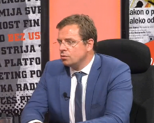 NATO LOBISTA KOMANDUJE BLOKADERIMA: Dijalog ni po koju cenu, samo paljenje i rušenje po Srbiji!