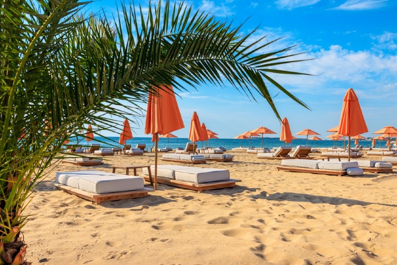 OTKRIVEN RAJ NA ZEMLJI Jeftin ručak 3 €, kafa 30 centi, a plaže kao iz snova