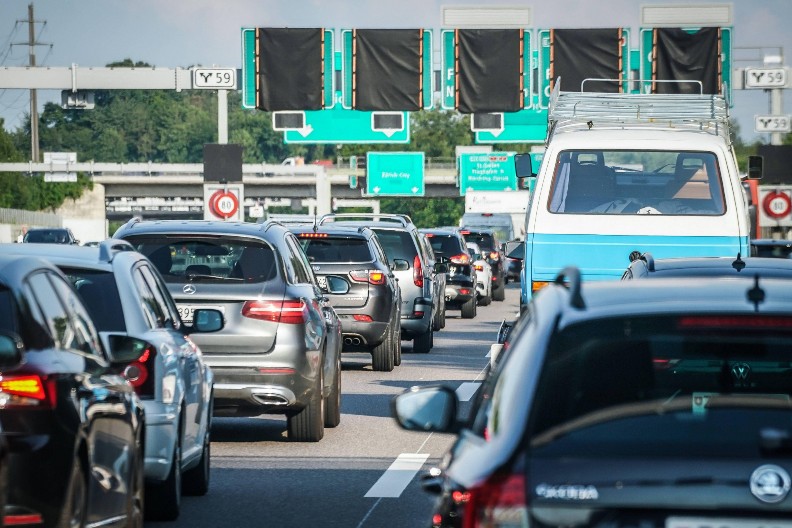 POMAHNITALI SRBIN POJURIO ZA RUMUNIMA, PA POKUŠAO PREVARU VEKA Požalili se na društvenim mrežama, ali su ih nagrdili najstrašnije - evo i zbog čega