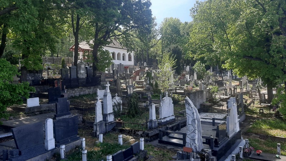 SUTRA SAHRANA OCA KOJEG JE SIN UBIO KOD KRUŠEVCA Porodica zavijena u crno, evo šta piše u čitulji