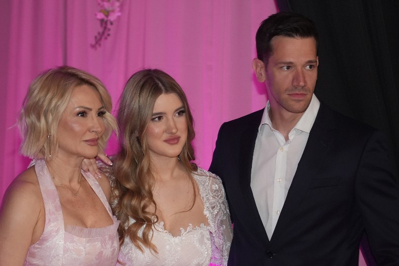 ''SVE JE STARIJA, MANJE ĆU JOJ BITI POTREBNA'' Goca Tržan zaplakala dok je Raši pričala o odrastanju ćerke Lene