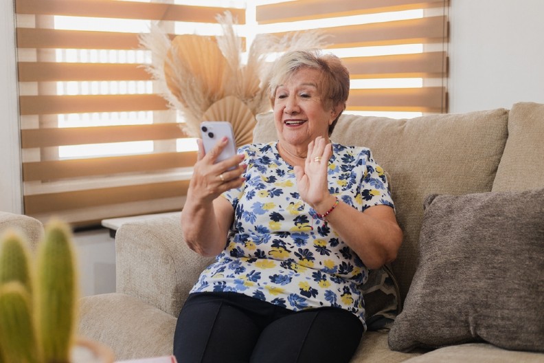 VIC DANA Unuk: baba, jel imaš WI-FI?