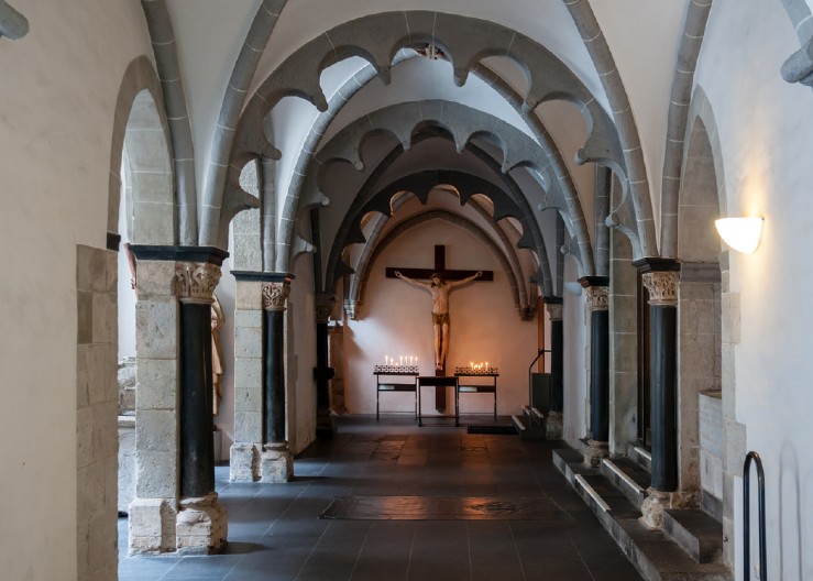 POLJSKI PREDSEDNIK DOŽIVEO ČUDAN INCIDENT U KATOLIČKOJ CRKVI Otkriveno šta se desilo tokom mise u Dojlstaunu