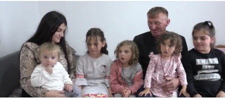 ALBANKA SE SA 15 GODINA UDALA ZA DUŠKA SA GOLIJE Rodila mu pet ćerki, zajedno su prošli pakao, a evo kako žive danas