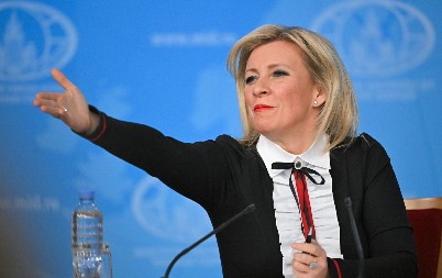 ZAHAROVA ZAPENILA! Tramp glumi ''tvrdog'' zbog pregovora, a ne zbog Rusije