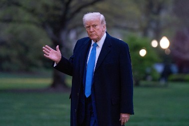 NOĆ KOJA ĆE ODLUČITI KLJUČNE STVARI U AMERICI Na pomolu gašenje Vlade, Tramp ima šansu da se obračuna sa lancem demokrata u sistemu!