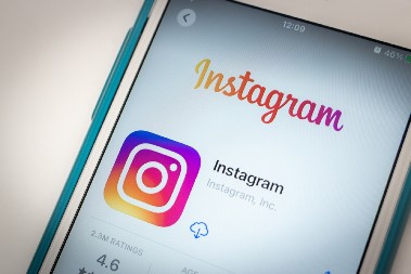 KORISNIKE FEJSBUKA I INSTAGRAMA OČEKUJE VELIKA PROMENA Evo šta se uvodi od decembra