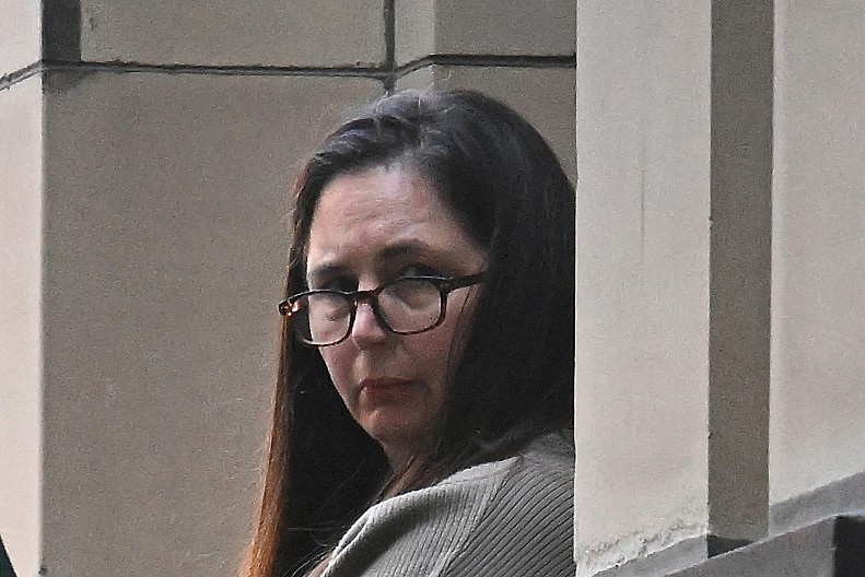 ŽENA KOJA JE UBILA MUŽEVLJEVU RODBINU OTROVNIM PEČURKAMA OSUĐENA NA 33 GODINE Država traži strožu kaznu