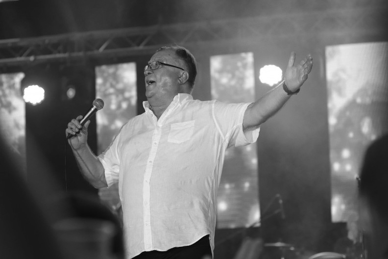 GLUMICA SAZNALA DA JE UMRO HALID BEŠLIĆ, PA JEDVA DOŠLA SEBI OD ŠOKA:  "Iz očiju mu se videla dobrota"