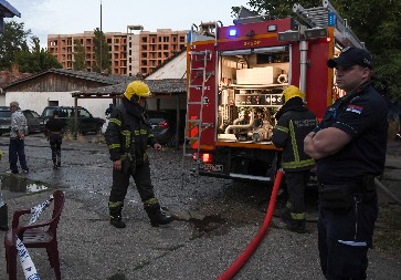 MAJKA TRČALA S BEBAMA NA ULICU Detalji jezivog požara u Zemunu - buknula TA PEĆ!