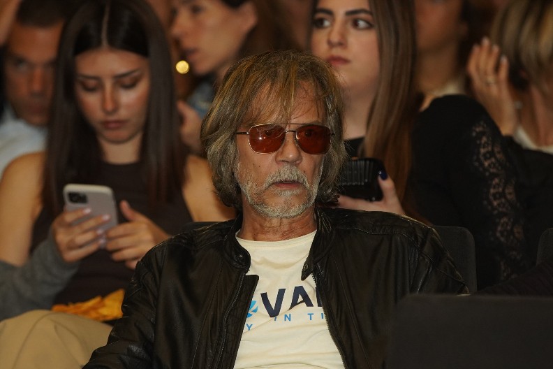 ŽIKA TODOROVIĆ OSTAO BEZ ZUBA, NA GLAVI ZAVOJ Glumac se oglasio, pa otkrio šta mu se desilo (FOTO)