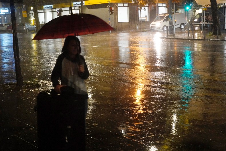 CRNI OBLAK NAD SRBIJOM! Do kraja dana tmurno, a onda ŠOK POČETKOM NEDELJE!