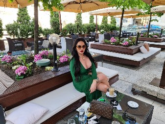 PEVAČICA SE NEKADA ZVALA ĐURO OSTOJIĆ, A ONDA JE PROMENILA POL Izenadićete se čime se bavila dok je bila muško