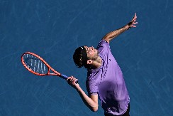 AMERIKANAC LAKO IZAŠAO NA KRAJ PROTIV NEMCA Fric pobedio Zvereva za plasman u polufinale egzibicionog turnira u Rijadu