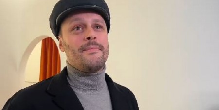 DA LI JE OVO NOVA KEBINA SNAJKA? Igor Kojić se na tatinom koncertu pojavio sa devojkom (VIDEO)