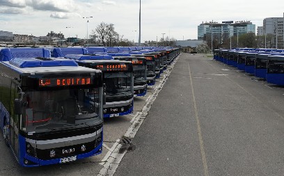 BEZ ZASTOJA I IZMENA TRASA Gradski saobraćaj u Beogradu se odvija po redu vožnje