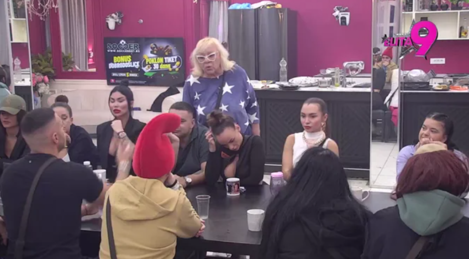 "UMREĆEŠ OD SIDE" Stravične reči u Eliti, pevačica udarila na cimera: "Reći ću ko ti je otac i dečko"