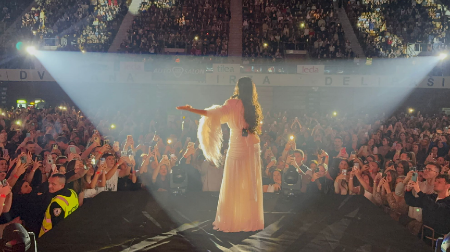 Sarajevo, grade moj: Tanja Savić zapalila Skenderiju pa odala počast Halidu Bešliću (VIDEO)