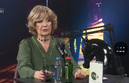 LEPA LUKIĆ PEVA NA ENGLESKOM Pesma postala ogroman hit među mladima! (VIDEO)