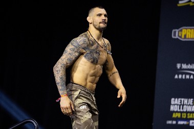 KRAJ POSLE TRI MINUTA Rakić nokautiran u prvoj rundi (VIDEO)