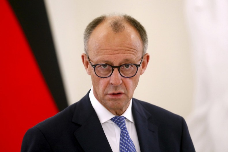 DA LI JE MERC ZABORAVIO ŠTA SE DESILO PROŠLI PUT? Nemačka hoće da pravi "najjaču vojsku u Evropi"!