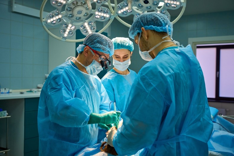 PLATE U ZDRAVSTVU POVEĆANE ZAHVALJUJUĆI VUČIĆU Ministar zdravlja otkrio: Svake godine je bilo jedno ili dva povećanja