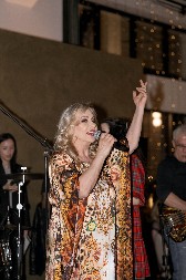 ZBOG VESNE ZMIJANAC UKINUT PRENOS DNEVNIKA Pevačica priznala da je morala da pukne ozbiljnu cifru: "Koštao je kao stan na Svetom Stefanu"