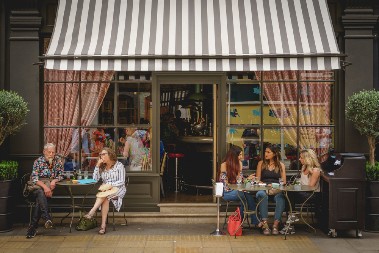 NA DAN ŽALOSTI PRAVILI KONCERT Muzika treštala na Dorćolu, komšije zvale policiju, a onda se oglasio i lokal