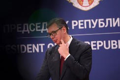 VUČIĆ: HTELI SU DA SPALE ŽIVE LJUDE! Pozivam građane na mir!