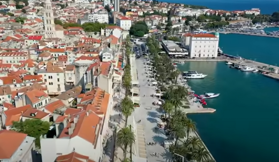 NAPADNUTI SRBI U SPLITU! 50 maskiranih navijača Torcide upalo na Dane srpske kulture, skandirali "ZA DOM SPREMNI!"