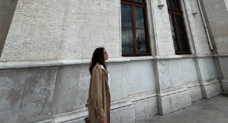 ZAPALILA MREŽE U TRUDNOĆI Voditeljka pokazala vitku liniju u osmom mesecu! (FOTO)