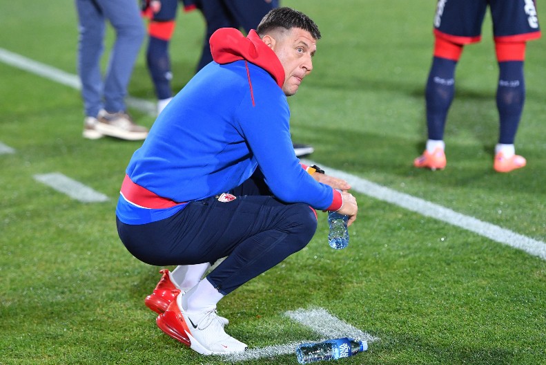 ZVEZDA SA NIKAD MANJE IGRAČA Vladan Milojević morao da reaguje