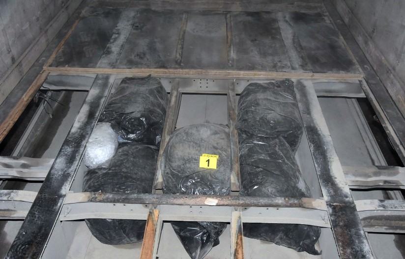 DROGU UPAKOVAO U 37 KESA Policija upala u kuću, pa odmah vlasniku stavila lisice na ruke