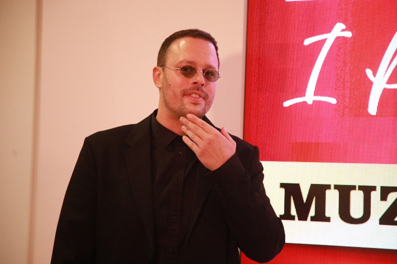 ISKEŠIRAO PRAVO BOGATSTVO! Igor Kojić odveo novu devojku na luksuzno putovanje, priredio joj bajku, pa procurili njihovi intimni trenuci! (FOTO)