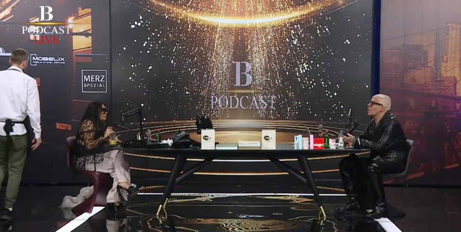 NEPOZNATI MUŠKARAC UPAO U STUDIO I PREKINUO EMISIJU! Uneo ovo, a Ana Nikolić skočila sa stolice! (FOTO)