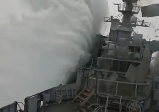 NATO TORPEDO RAZNEO FREGATU! Objavljeni jezivi snimci, brod raznet u parčiće! (VIDEO)