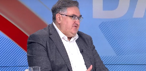 VUKADINOVIĆ RASPRŠIO SNOVE BLOKADERA, PA ZAKUKAO: ''Ne dinstamo mi Vučića, on dinsta, kuva i prži nas''!