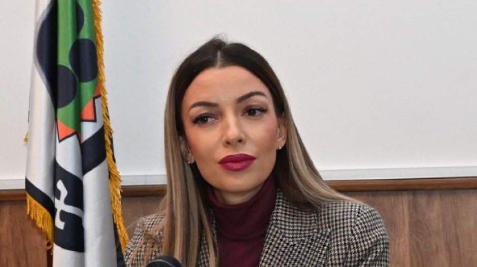 MINISTARKA MESAROVIĆ NAJOŠTRIJE OSUDILA PRETNJE UPUĆENE VUČIĆU: Ne postoji ta laž, niti ta pretnja koja će predsednika pokolebati u toj borbi za uspešniju Srbiju (FOTO)