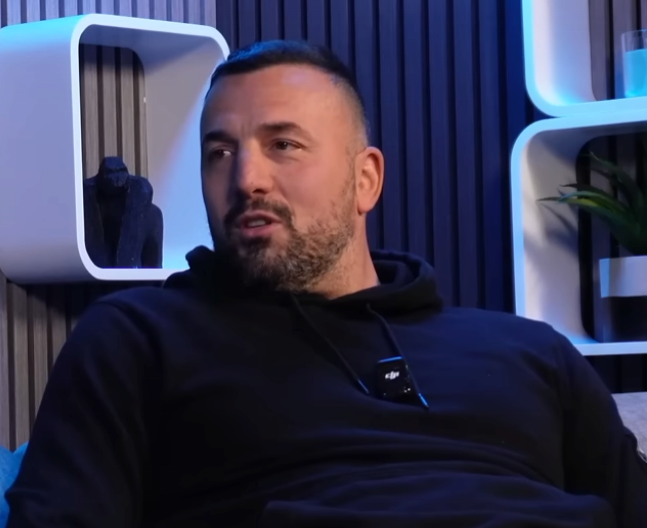 "LEPI MIĆA U SPOLJNOM SVETU ŽIVI KAO PACOV" Vladimir Tomović opleo po rijaliti veteranu, izrekao niz žestokih uvreda!