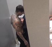 POZVAO JE NA INTIMNI ČIN PRED SVIMA! Zadrugar se obratio cimerki, svi u šoku: "Kada ćemo da se krljamo?"