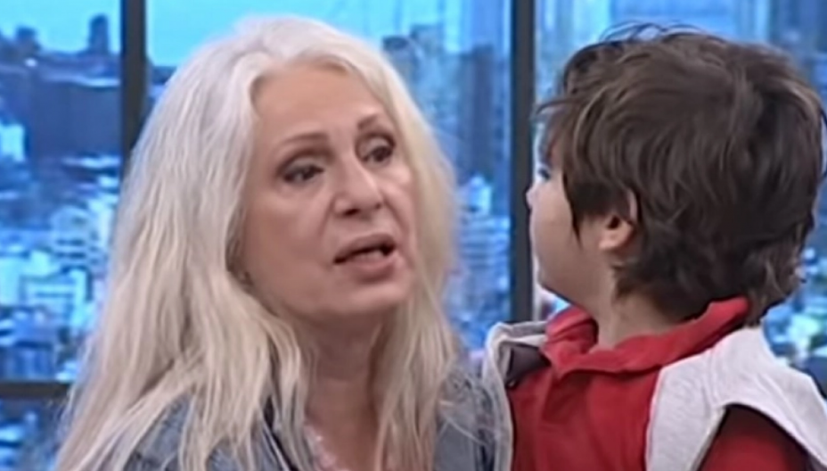 NE LIČI NA SEBE! Maja Odžaklijevska se latila mikrofona na veselju, okupljeni u šoku jedva je prepoznaju (VIDEO)