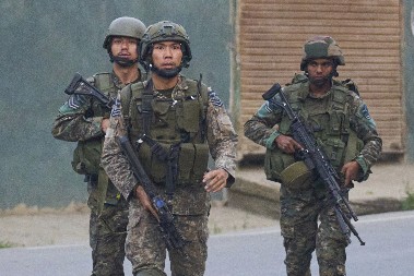 KRVAVI UDAR, MRTVI CIVILI SVUDA! Pakistan i Avganistan na ivici rata, napadi dronovima i zatvorene granice!