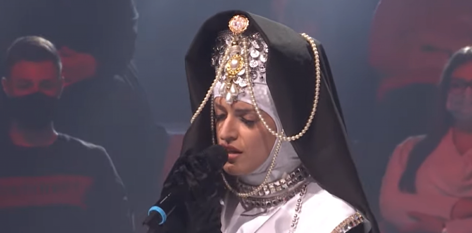 GRANDOVA PEVAČICA HITNO OPERISANA Završila sa 18 šavova, oglasila se iz bolnice